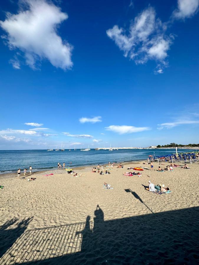 Attico Di Giggia Appartement Giardini-Naxos Buitenkant foto